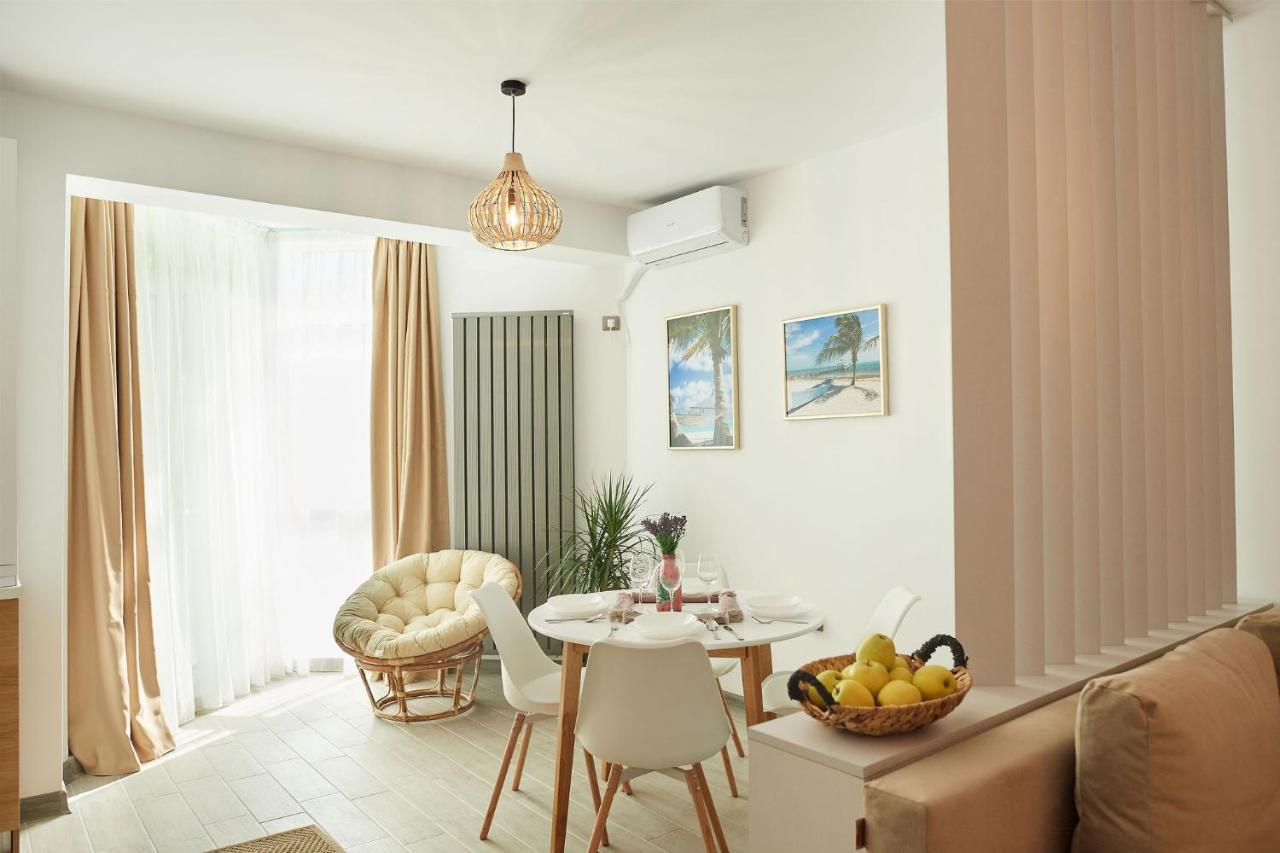Sole Apartment Spa N Pools Beach Resort Navodari Exterior photo