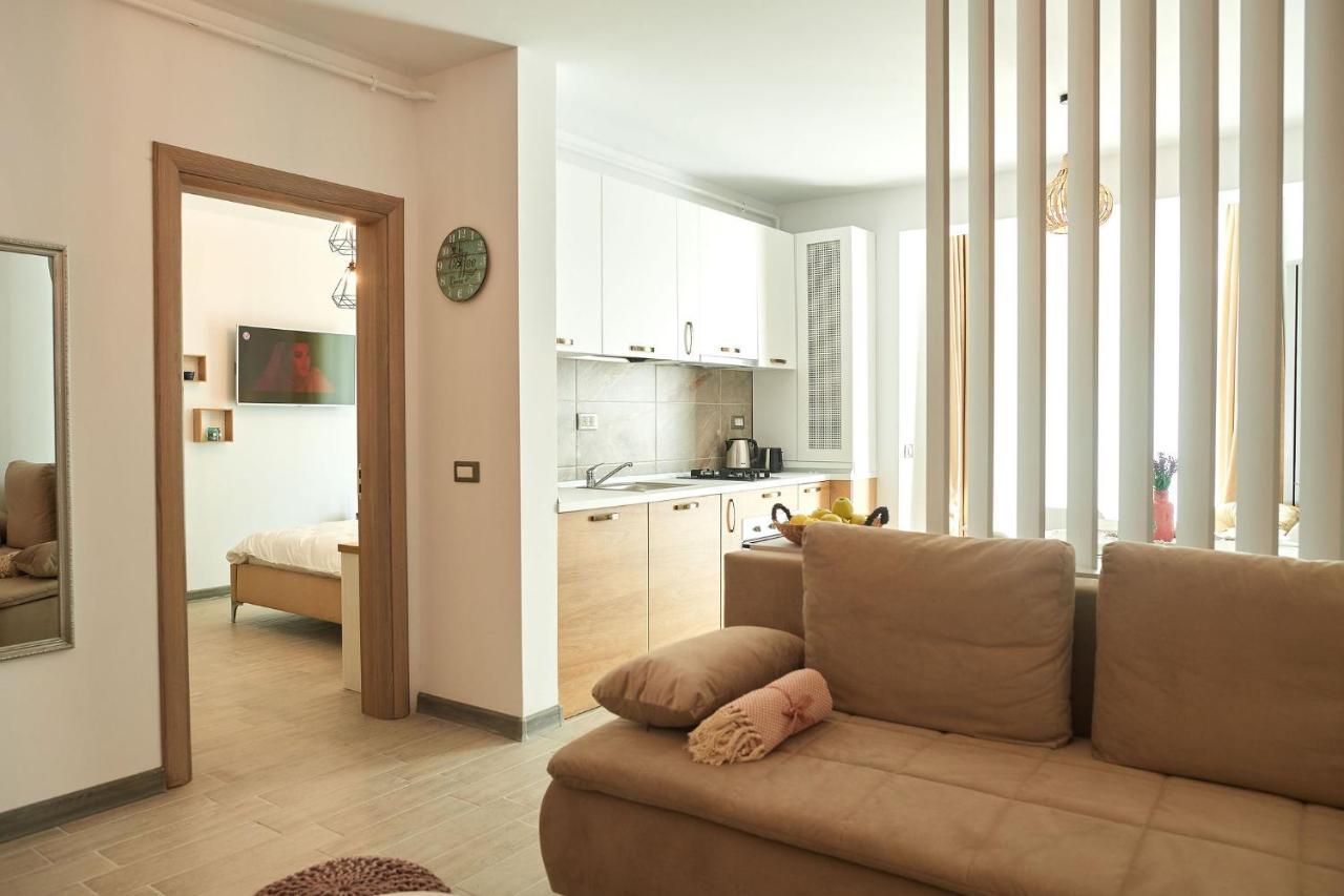 Sole Apartment Spa N Pools Beach Resort Navodari Exterior photo