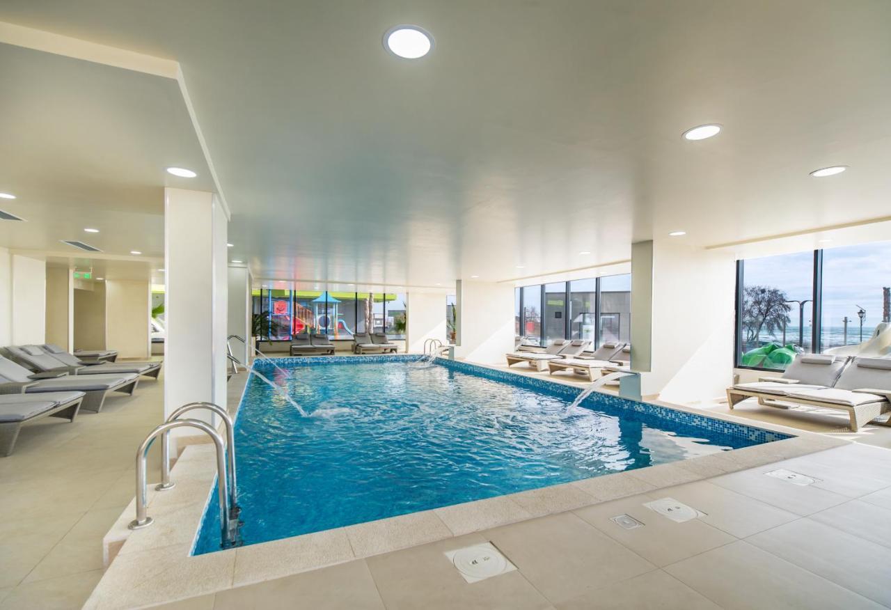 Sole Apartment Spa N Pools Beach Resort Navodari Exterior photo